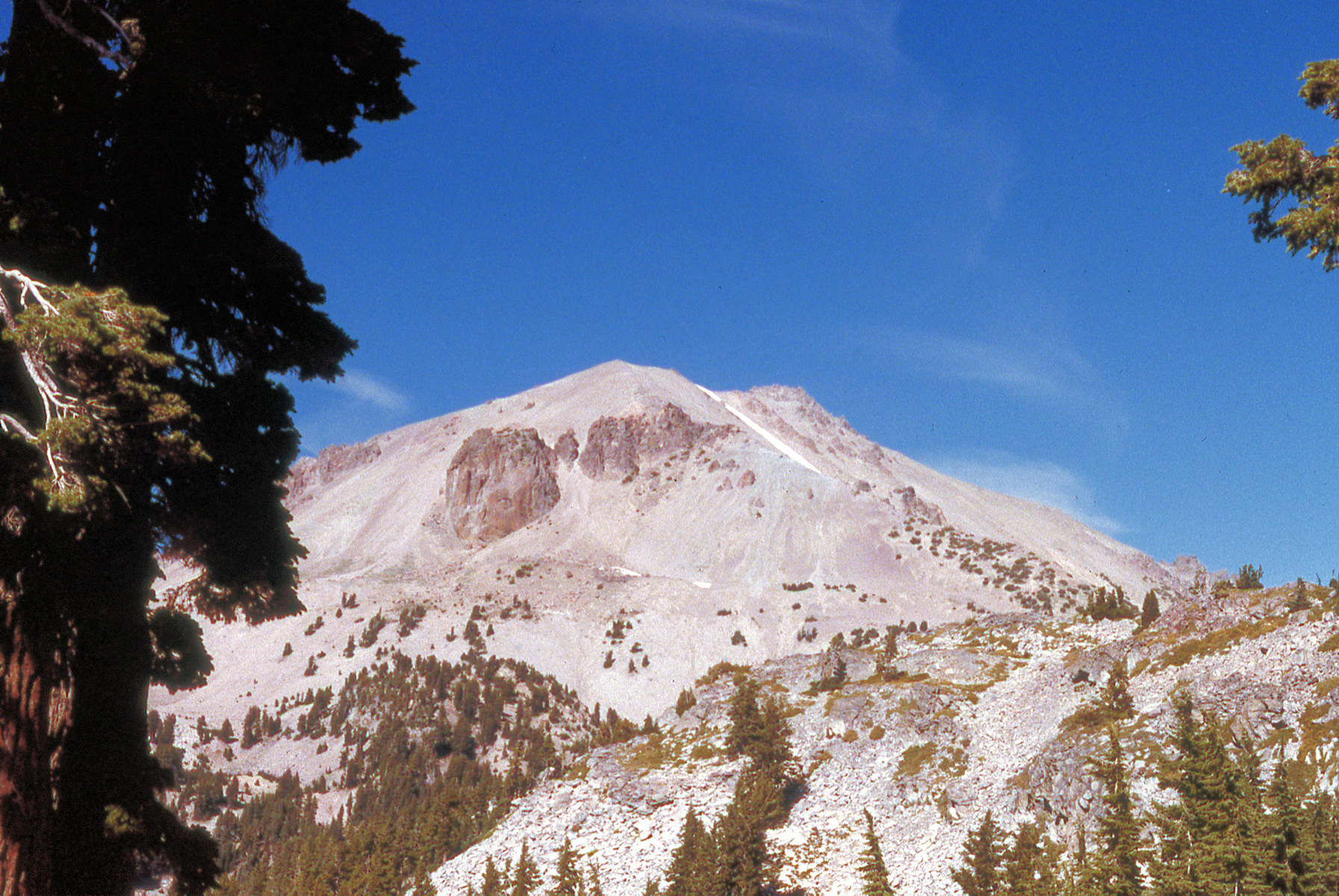 California, Shasta County, Lassen Volcanic Naitonal Park, Chaos Crags