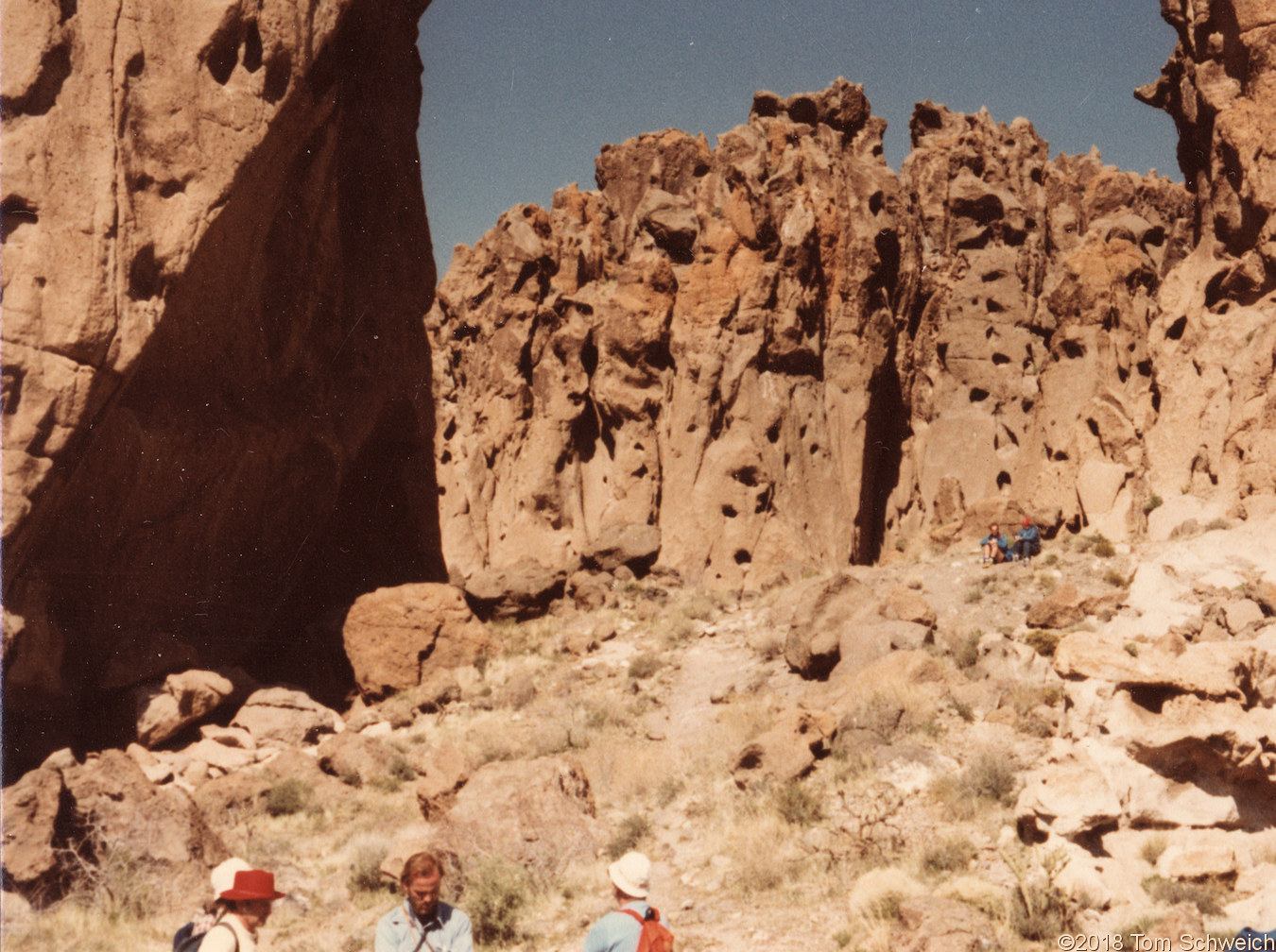 California, San Bernardino County, Hole-in-the-Wall
